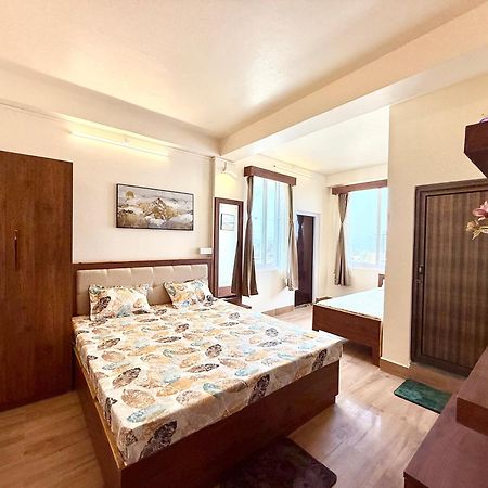 Yepplo Holiday Home - Complimentary Breakfast - 24 Hrs Caretaker & Power Backup Šillong Exteriér fotografie