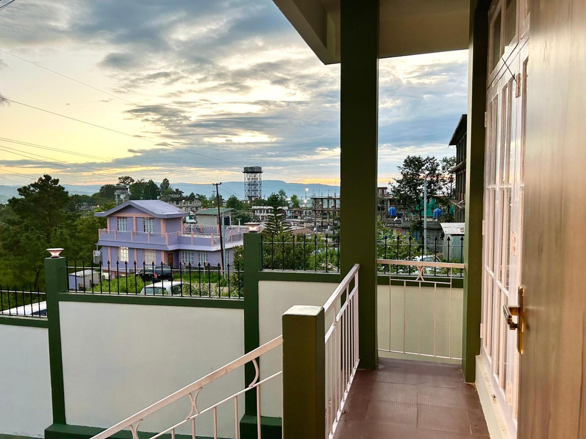 Yepplo Holiday Home - Complimentary Breakfast - 24 Hrs Caretaker & Power Backup Šillong Exteriér fotografie