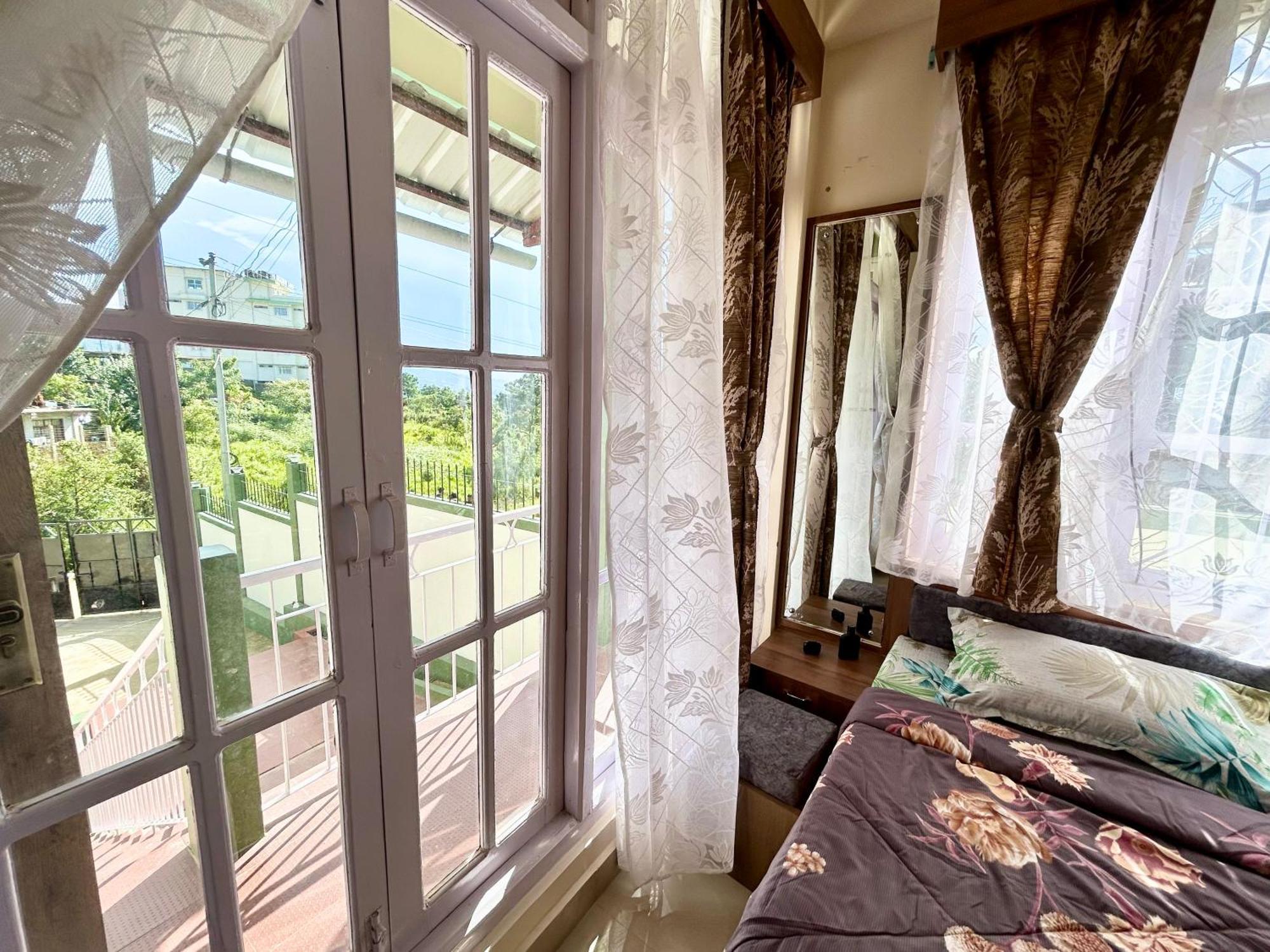 Yepplo Holiday Home - Complimentary Breakfast - 24 Hrs Caretaker & Power Backup Šillong Exteriér fotografie