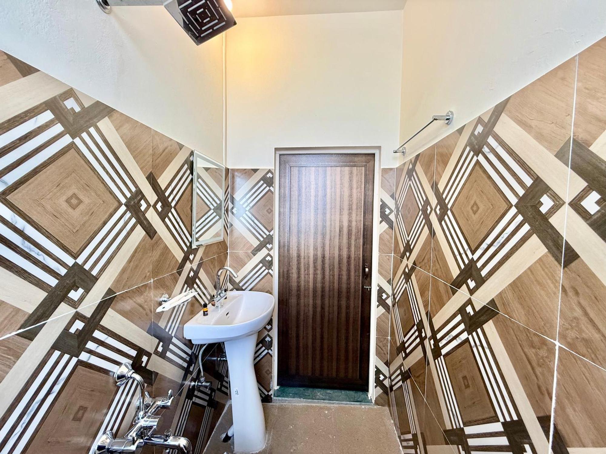 Yepplo Holiday Home - Complimentary Breakfast - 24 Hrs Caretaker & Power Backup Šillong Exteriér fotografie